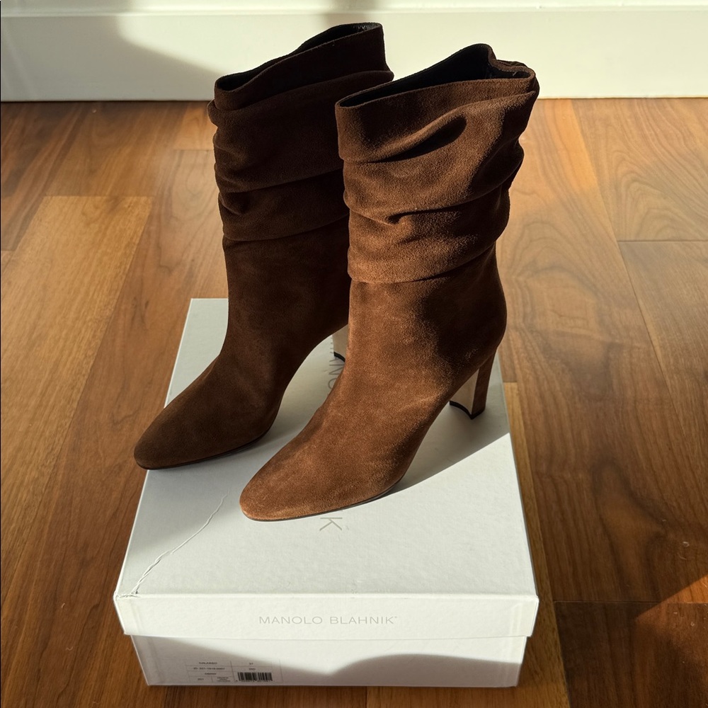 Manolo Blahnik - Calasso 90MM Suede Slouch Boots - NIB - 37 - Picture 8 of 10